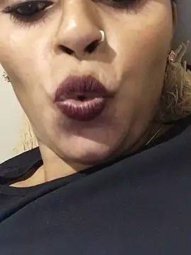 Raseeli_bhabhi1 - Boobs sucking