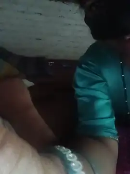 Indiansexycouple2