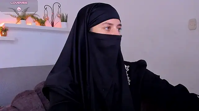 Salma_arabicc - Sucking cock on knees 😈