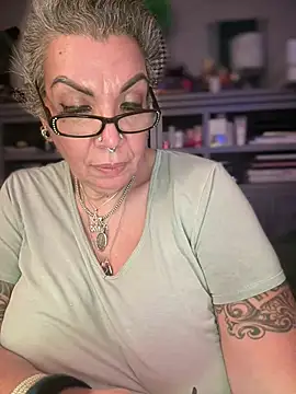 Dieseldame1313 - Hey guys topless dance