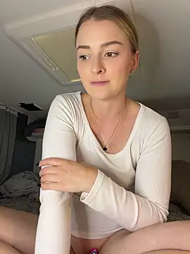 MelanieTesss - Finger Pussy 🥵🫴🏻
