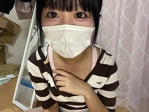 Babu_tan_tan - 上っぽいして谷間チラ見せ！