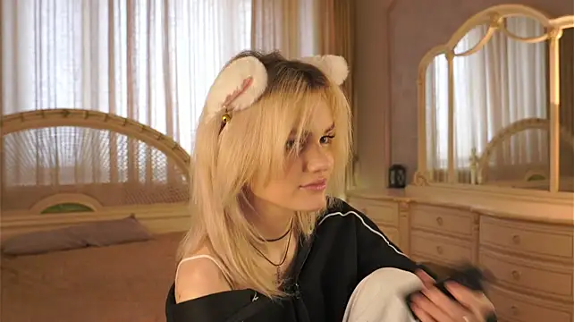 MercedezTimbs - Play with My Shoulder Straps + lower