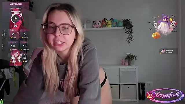 Livewithlucy - Stay naked 🤓