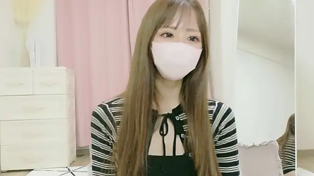 Miraichan_ - パンツも脱いじゃう🥺