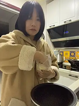 Tina626 - 请妈妈吃辣条