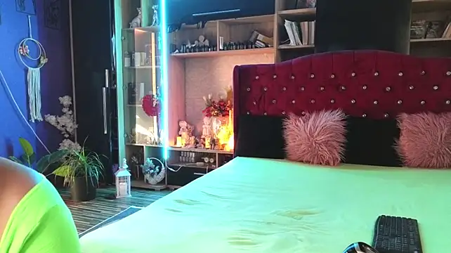 SeductiveCeline - Tease this hot body