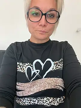 Marinella07 - Retire ma robe