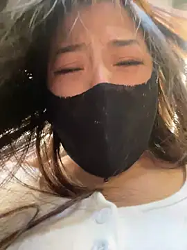 Xiao-mo520 - 美导老师下班兼职，咖啡厅偷玩小粉，刺激，敏感体质易失控，哥哥轻点，完成目标脱一件