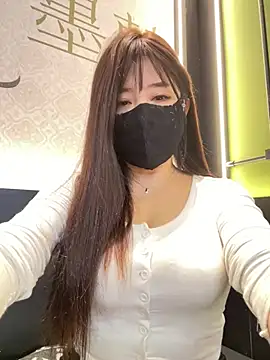 Xiao-mo520 - 美导老师下班兼职，咖啡厅偷玩小粉，刺激，敏感体质易失控，哥哥轻点，完成目标脱一件