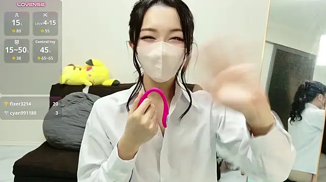Aya-chan - 上着のボタンを全開にします///