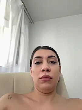 OfficeCouplee - let s finger her pussy till get wet 💦