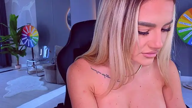 SpoilM3Mor3 - Love my pussy deep