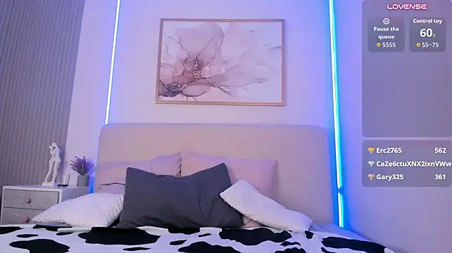 Blue_nymph1 - EVERY 100TK I PUT +1 FINGER INSIDE