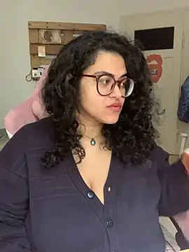 Curvydesifromgermany - Oil on tits