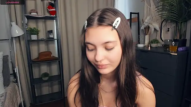 ReynaCarco - Lift up bra and massage tits