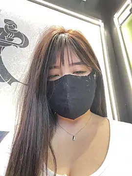Xiao-mo520 - 美导老师下班兼职，咖啡厅偷玩小粉，刺激，敏感体质易失控，哥哥轻点，完成目标脱一件