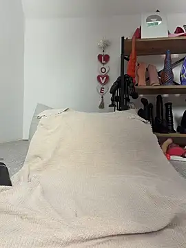 Love-Banaxy - Hot fisting my holes💪