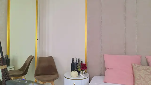 Lili_Lohan - toy control for 3 minutes