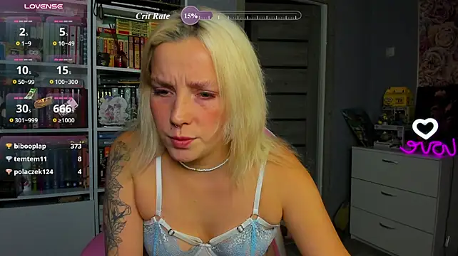 Julia_666 - make my naked ass red