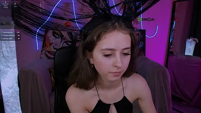 Rebecca_smile - handbra