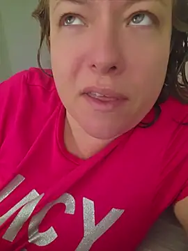 Julimonroe - Show you this wet hairy pussy 😈