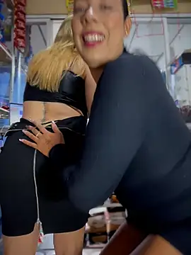 Sammyqueenx21 - Boobs x 2 girls
