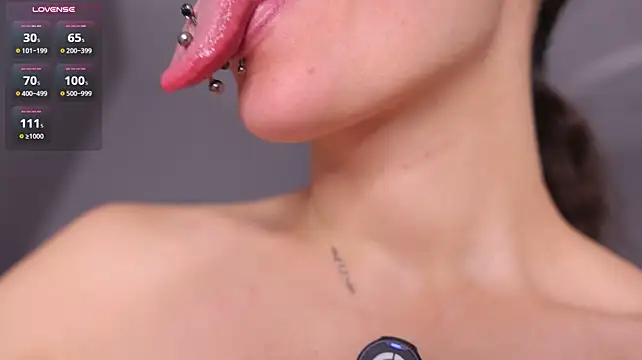 Holla_Molly - Soft sensual striptease