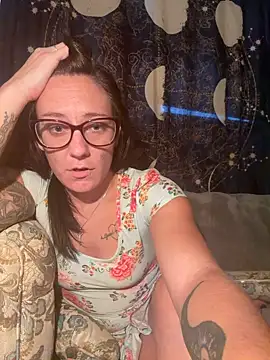 Xnaomifox - Use new toy