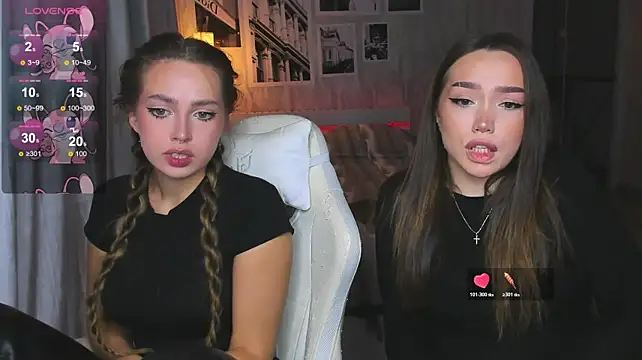 Evia_r0se - suck fingers + eye contact