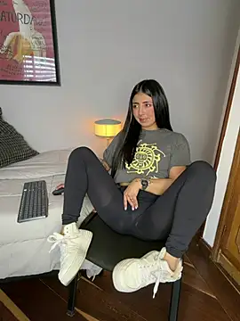 Caroline_dh - cameltoe leggings