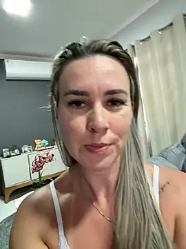 SuhHWhotwife - Ficar pelada e se masturbar com vibrador