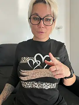 Marinella07 - Retire ma robe