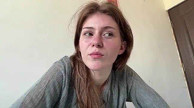 RolandeRohrs - Show my firm bootie closer <3