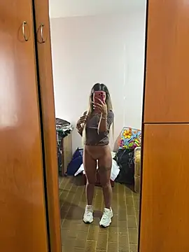 Thegirlofthemirror - 2 dita in figa