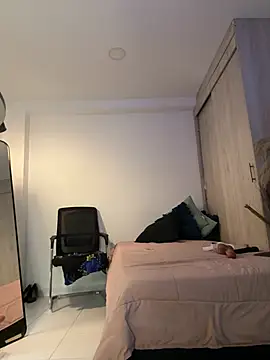 Viictoria-Jones - Spread Ass