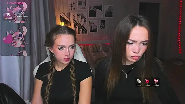 Evia_r0se - suck fingers + eye contact