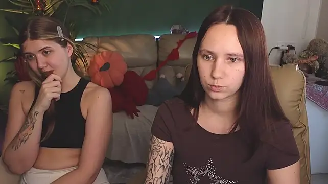 HotCaramellsTV - MASSAGE TITS EACHOTHER +:gift:4LT