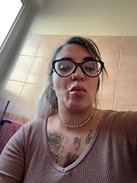 Princess-Jasmine07 - Flash boobs