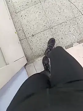 _andrea30 - Nipple show in public