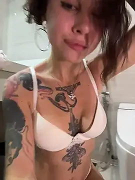 RosieDesire - massage 2tight holes w wet hands t shake
