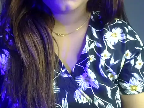 Gujjugirl_ - show oil on boobs...