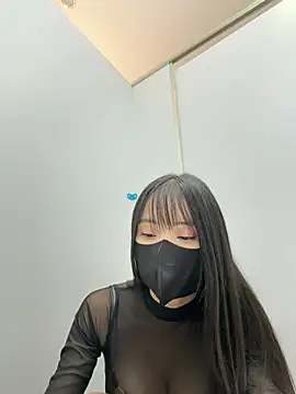 Xiao-Lin - 户外男厕所小便池假阳具抽插2分钟