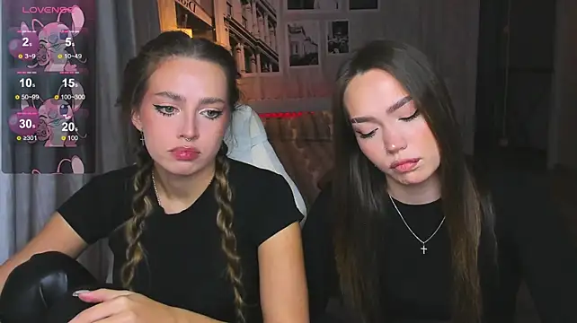 Evia_r0se - suck fingers + eye contact