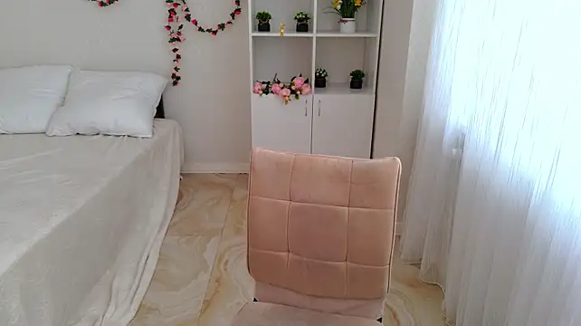 Mirabella_Flower - Creamy naked show ^^