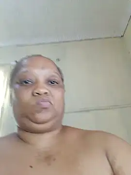BBW123MILF - Kissing