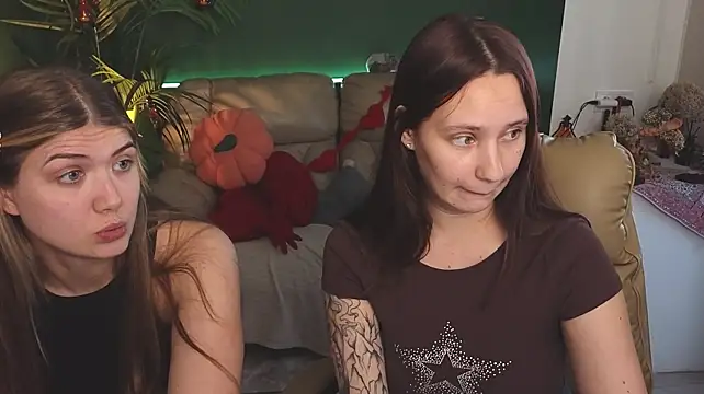 HotCaramellsTV - MASSAGE TITS EACHOTHER +:gift:4LT