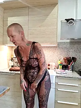 Emma_Milf25 - Toy Control 5 min