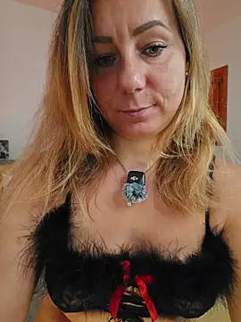 AngelaDesires - Make me squirt