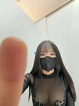Xiao-Lin - 户外男厕所小便池假阳具抽插2分钟